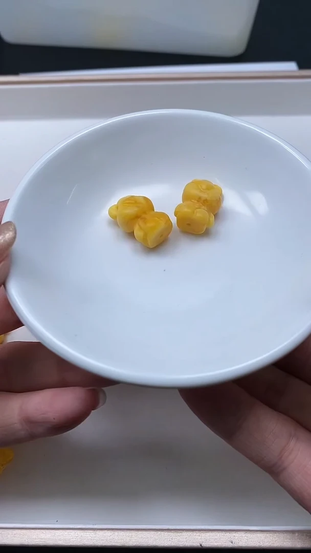 【闪购商品】蜜蜡裸石未镶嵌M243 蜜蜡 磨砂小小熊2个10元