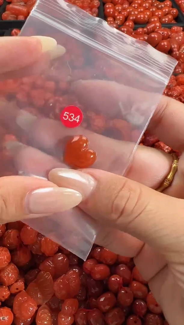 颈饰未镶嵌南红玛瑙1