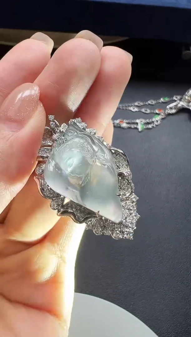 颈饰18K金镶嵌翡翠KXJW1102-019