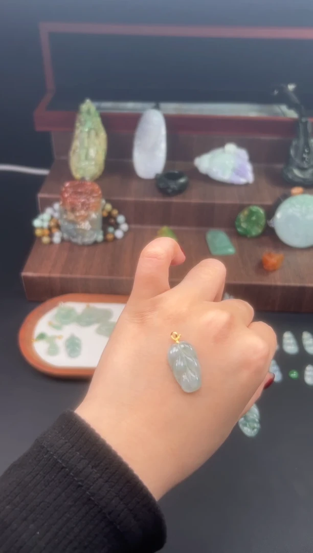 18K金镶嵌定制翡翠天然A货翡翠