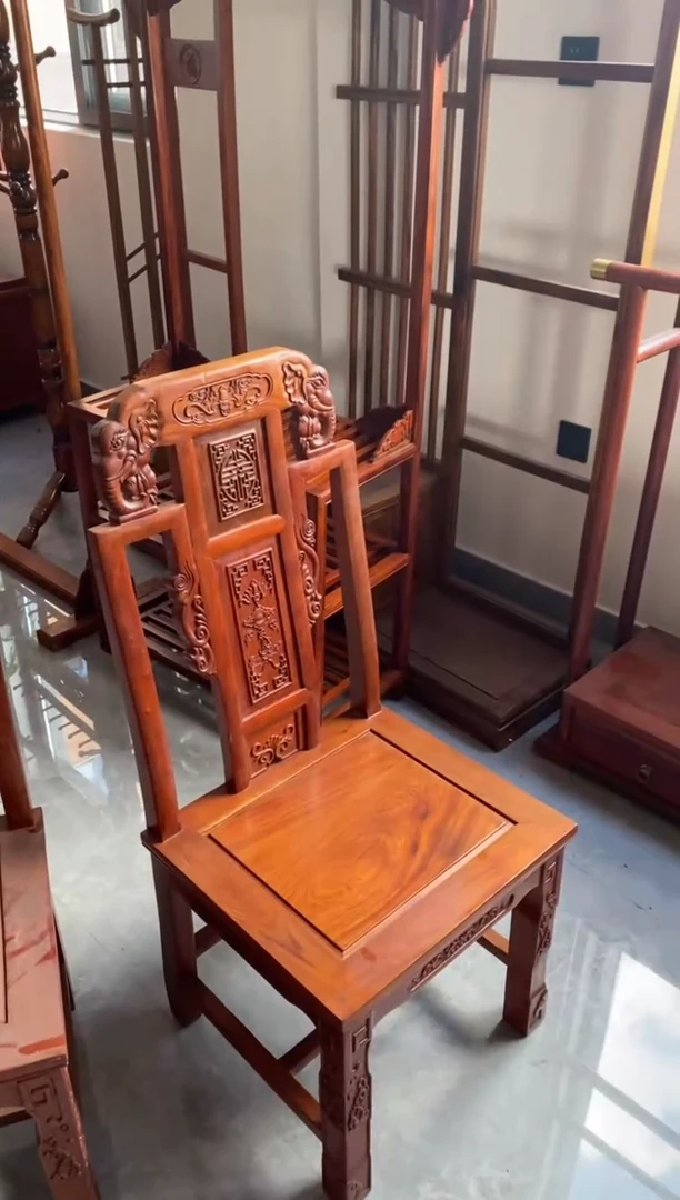 紫檀木类成套家具餐桌椅（轻微小瑕疵 不退不换）