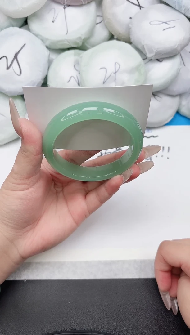 未镶嵌手镯石英质玉60-58.5