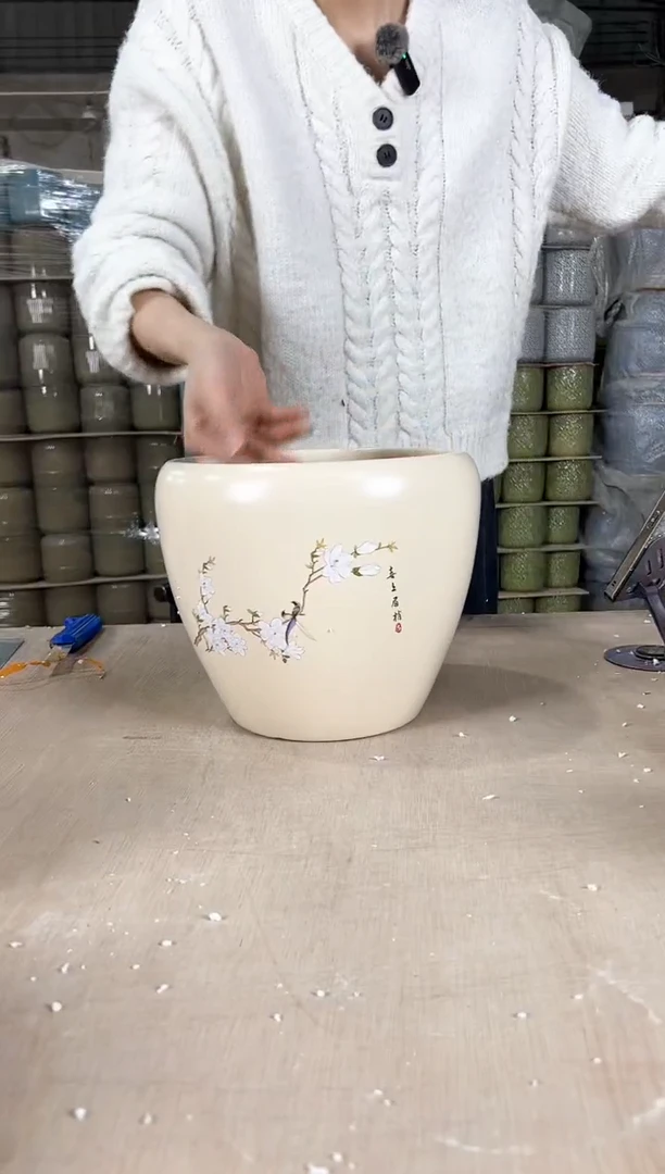 【闪购商品】陶瓷蛋型喜上米黄大号23x21