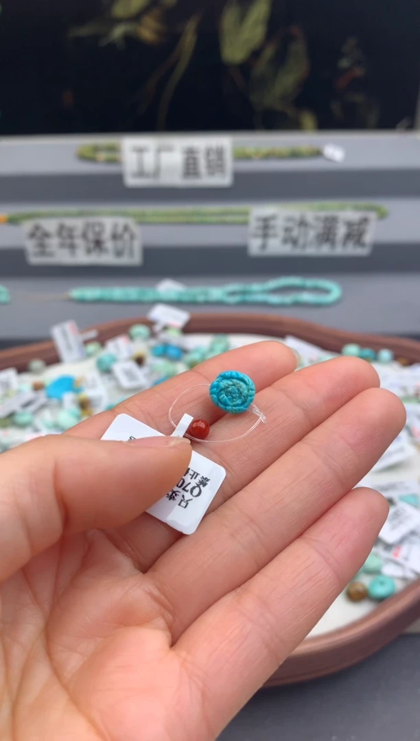 未镶嵌雕刻南红玛瑙茜.B01