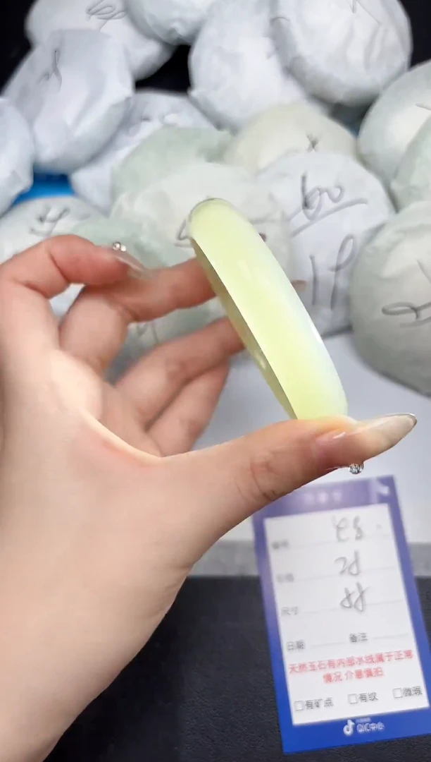 未镶嵌手镯石英质玉48-56