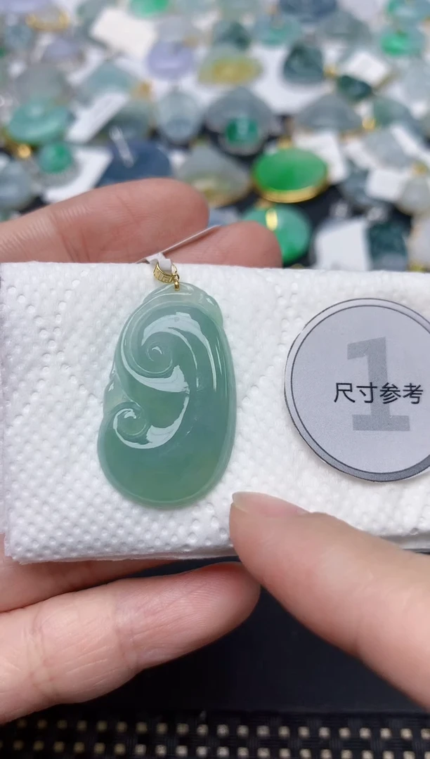 颈饰18K金镶嵌翡翠天然缅甸A货翡翠