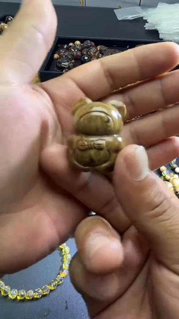 裸石琥珀未镶嵌5