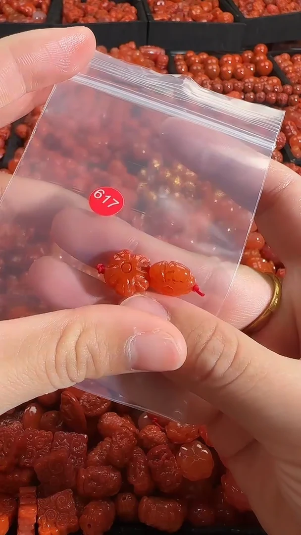 颈饰未镶嵌南红玛瑙1