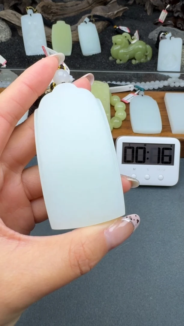 颈饰未镶嵌和田玉3