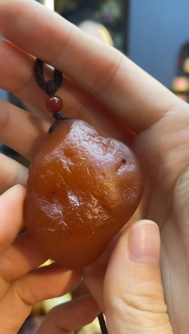未镶嵌颈饰琥珀吊坠