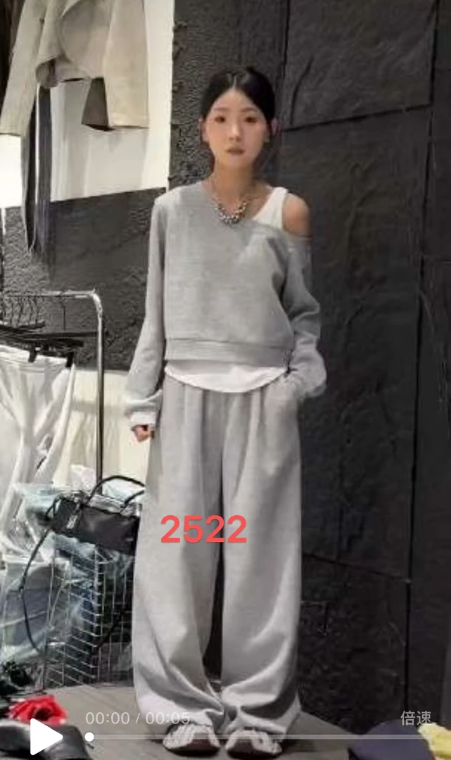 李园家1号店-2522-设计感假两件上衣+阔腿裤套装