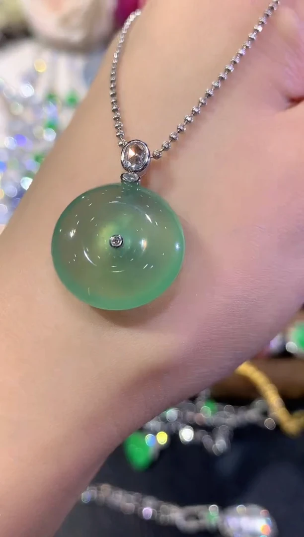 吊坠(不含链)18K金镶嵌翡翠a1520