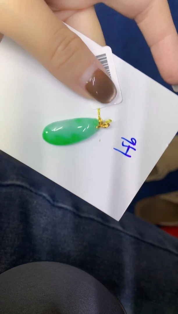 颈饰18K金镶嵌翡翠缅甸天然翡翠A货