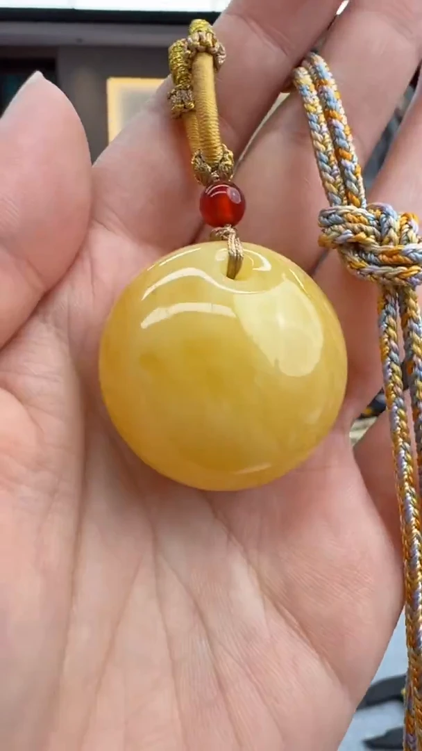 琥珀颈饰未镶嵌187秒拍号 假一罚三