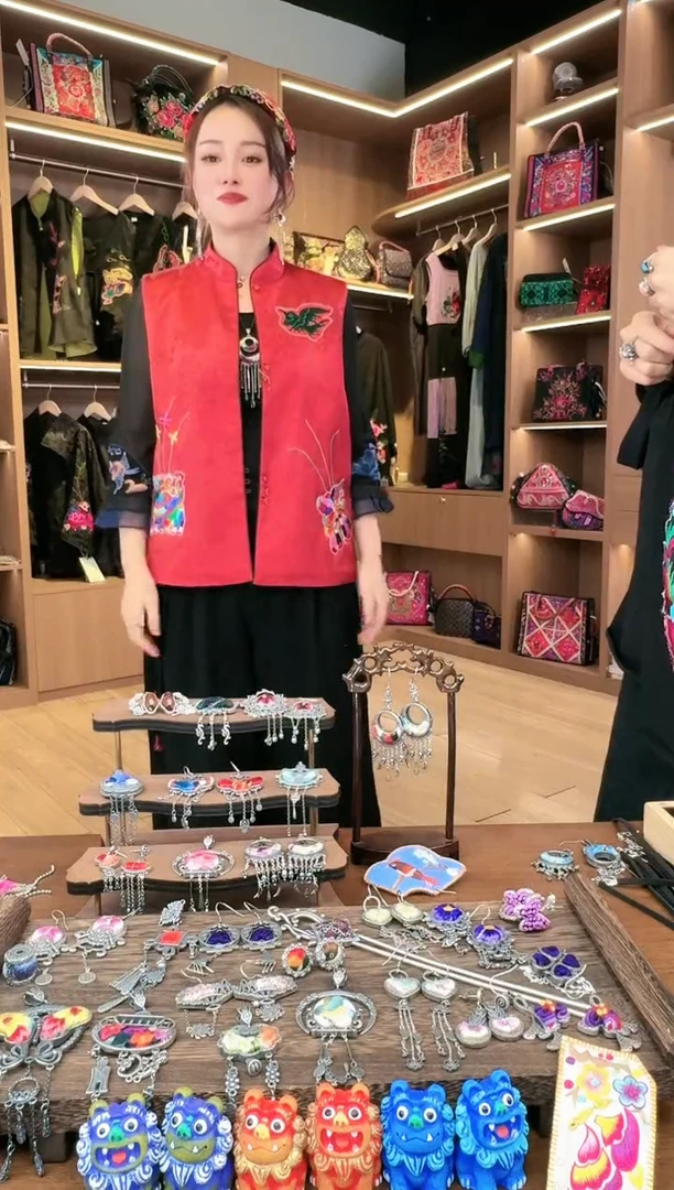 【闪购商品】织绣L588黔东南苗族刺绣