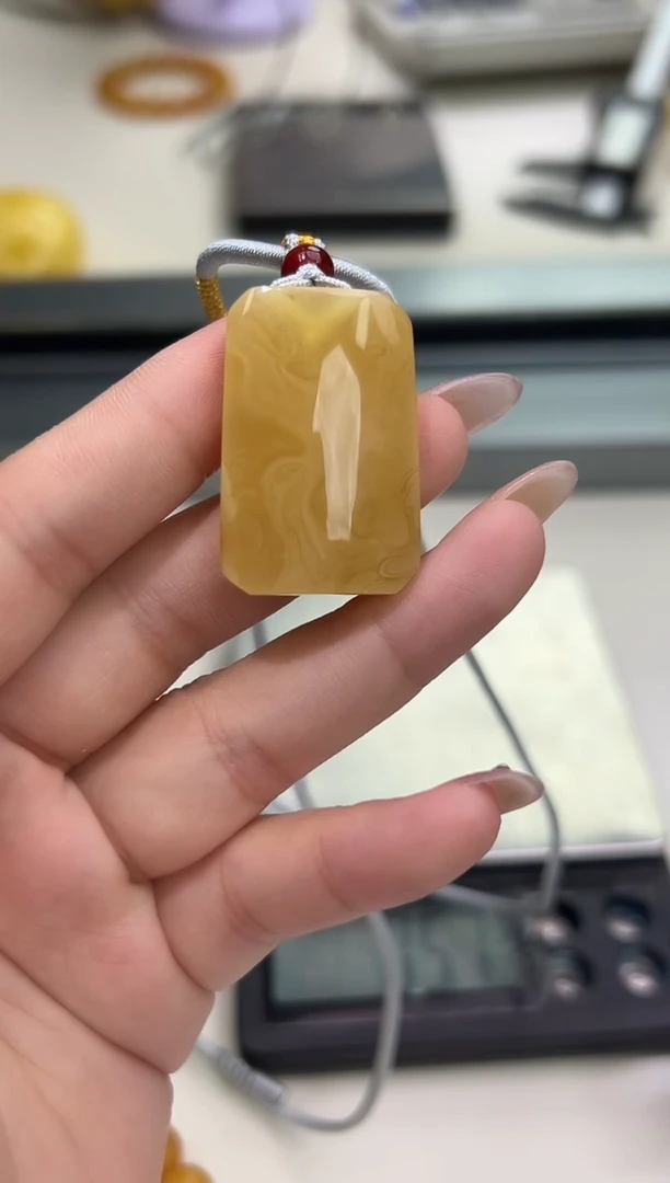 裸石琥珀未镶嵌琥珀蜜蜡吊坠