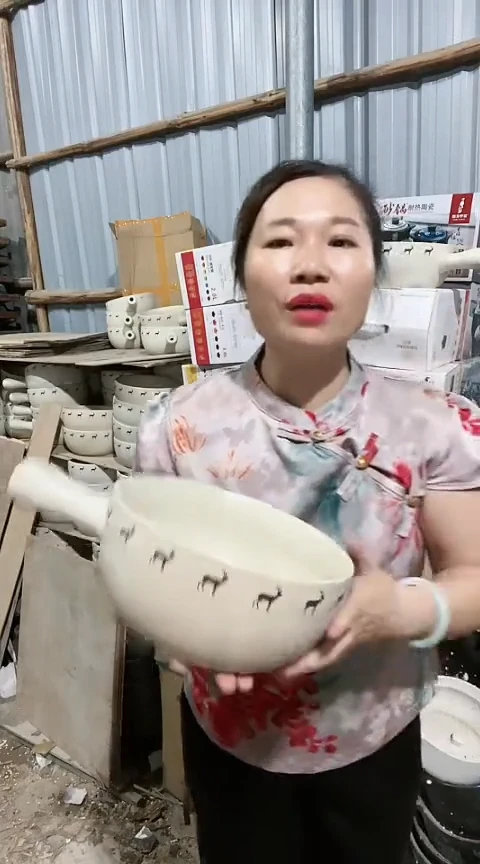 瑕疵色差白色手把锅