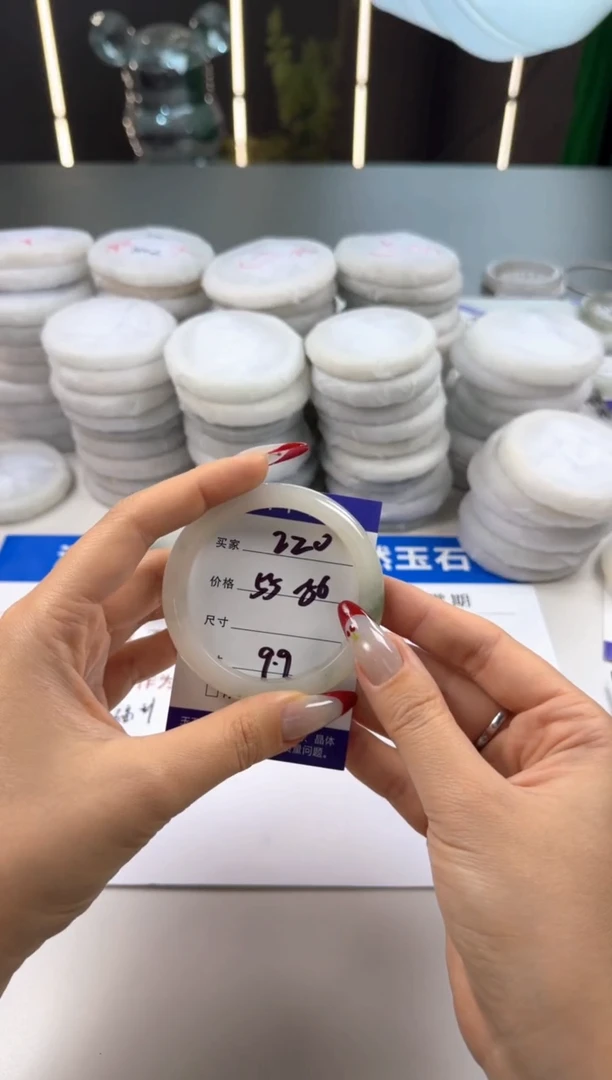 未镶嵌手镯石英质玉220编码