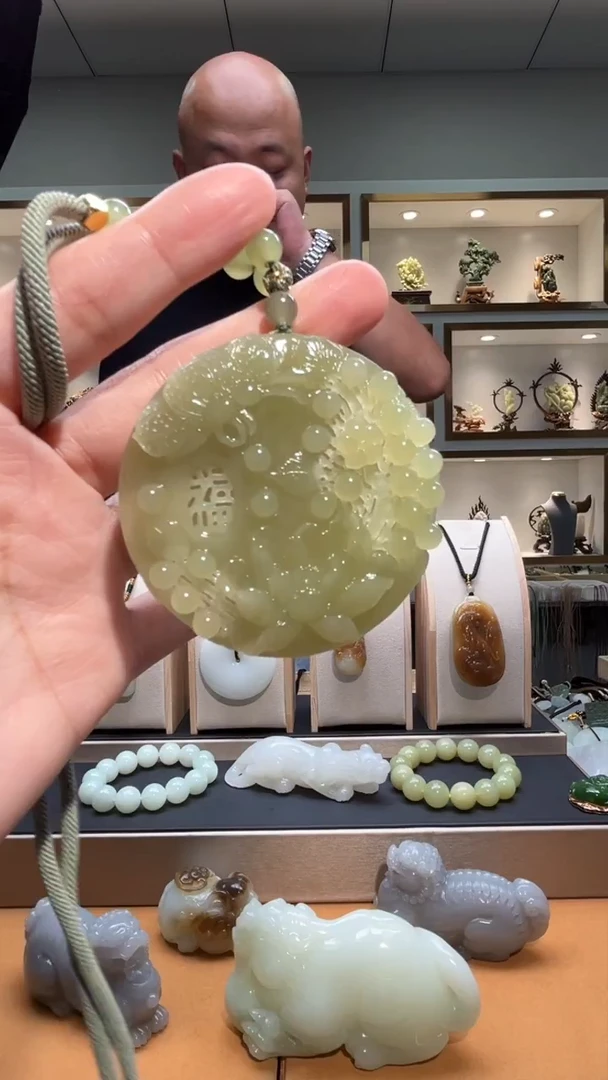 颈饰未镶嵌和田玉苏