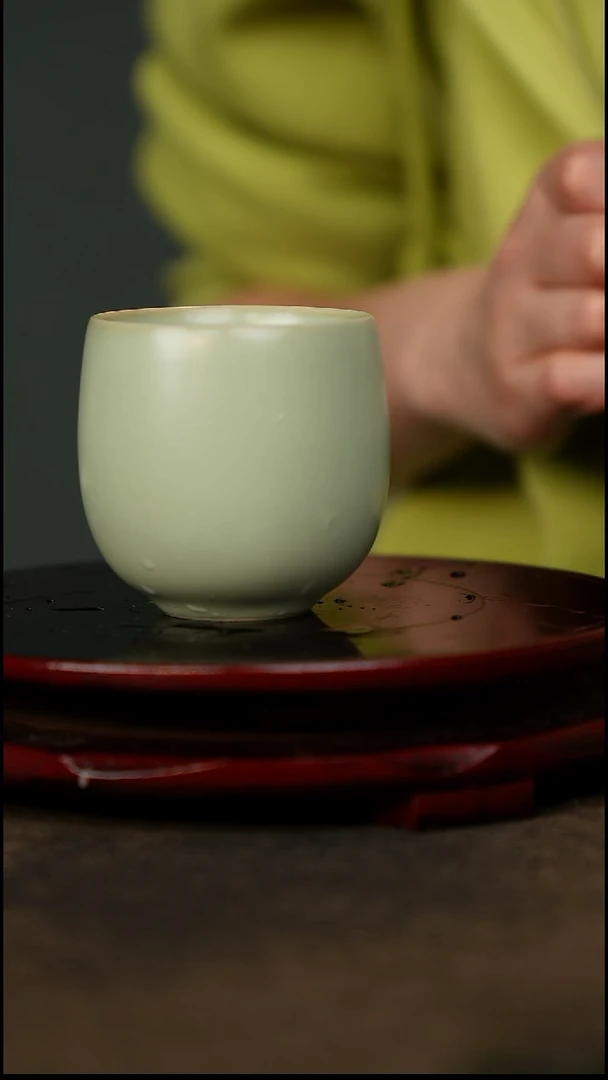 粉青 龙蛋杯 带底款