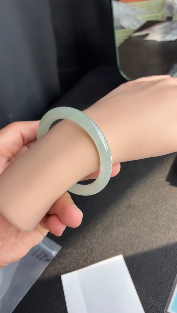 未镶嵌手镯翡翠35号55*8.5*8.5圆条