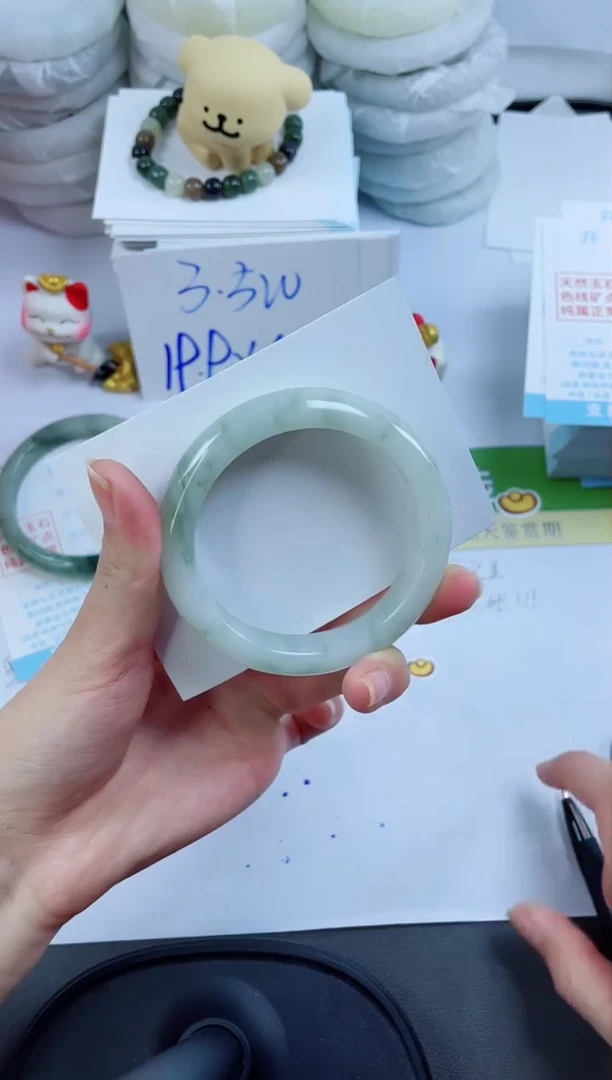 【闪购商品】石英质玉手镯未镶嵌823-54.6