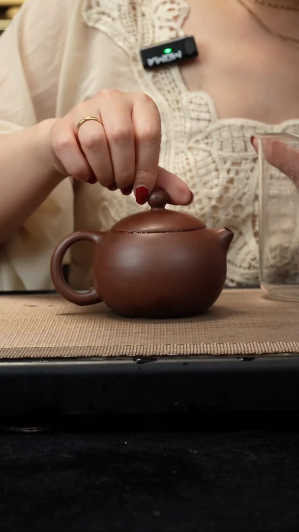 茶壶紫砂紫泥西施微瑕240c