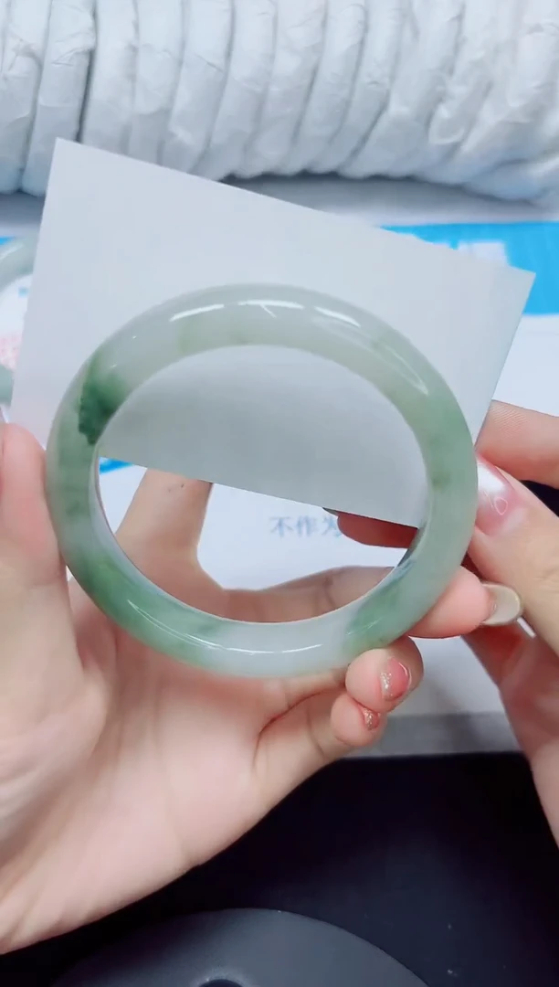 石英质玉手镯未镶嵌134//62.3