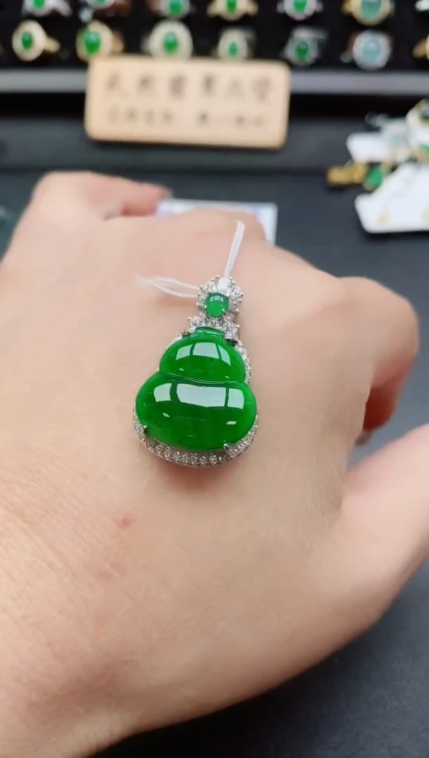 吊坠(赠链)银S925镶嵌翡翠1