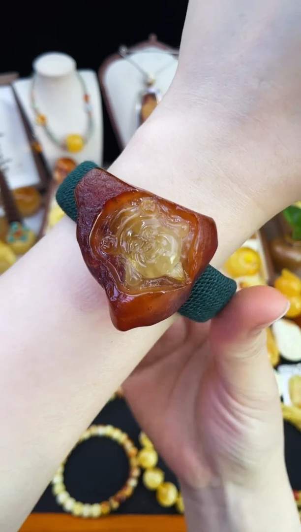 琥珀未镶嵌珠宝奇石柒月