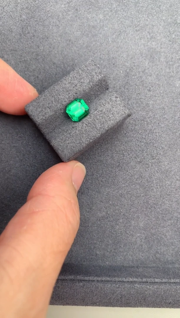【闪购商品】祖母绿裸石未镶嵌1.5ct祖母绿