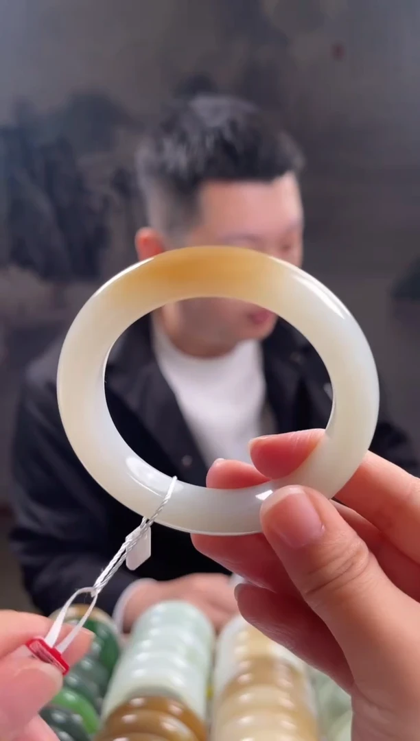 未镶嵌手镯和田玉56+圈口2356