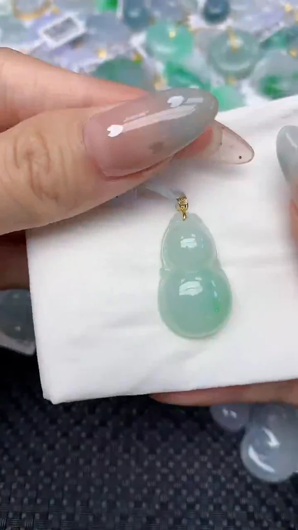 翡翠18K金镶嵌颈饰天然翡翠a货