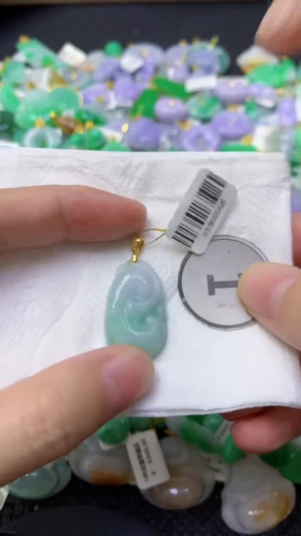 颈饰未镶嵌翡翠天然缅甸翡翠A货