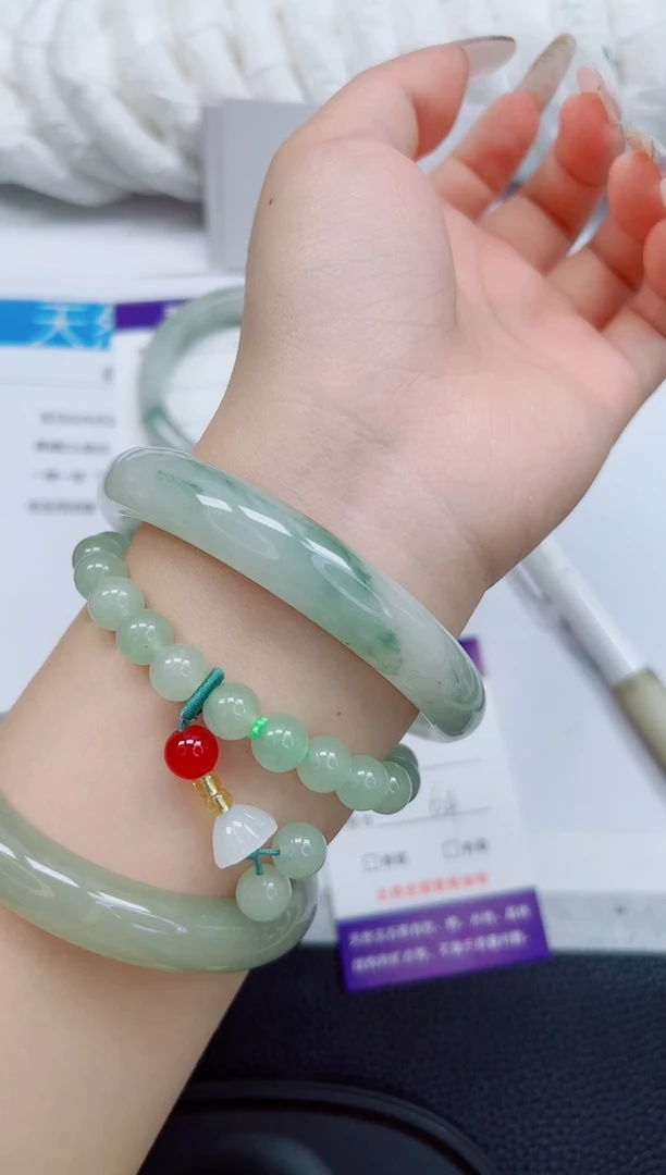 未镶嵌手镯石英质玉108-64/65