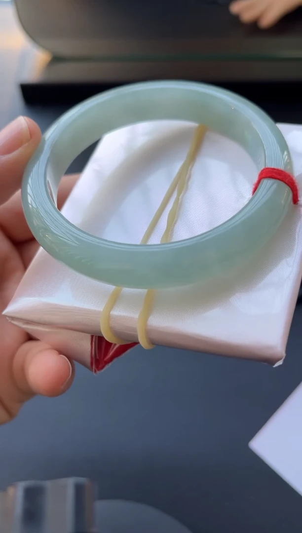 未镶嵌手镯翡翠多人