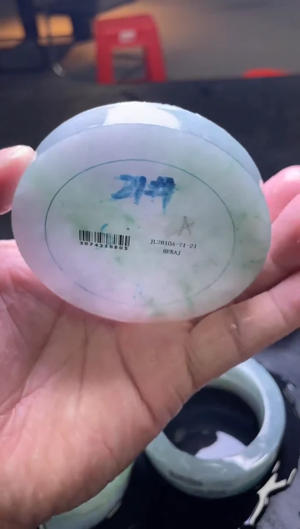 未镶嵌手镯定制翡翠定**好翡翠定制手镯含芯