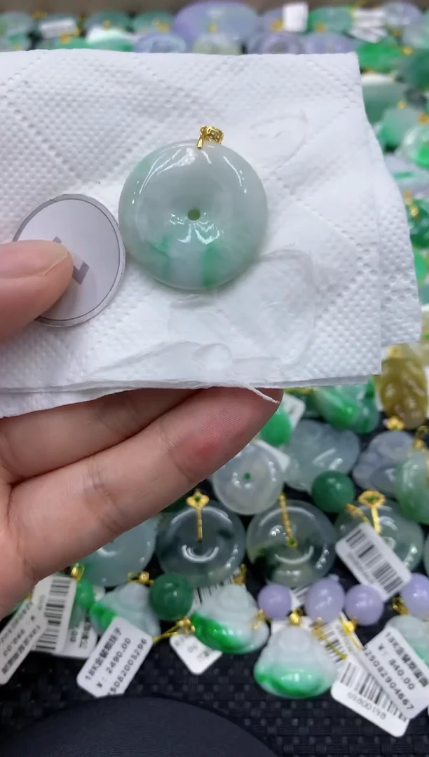 颈饰未镶嵌翡翠天然缅甸翡翠A货