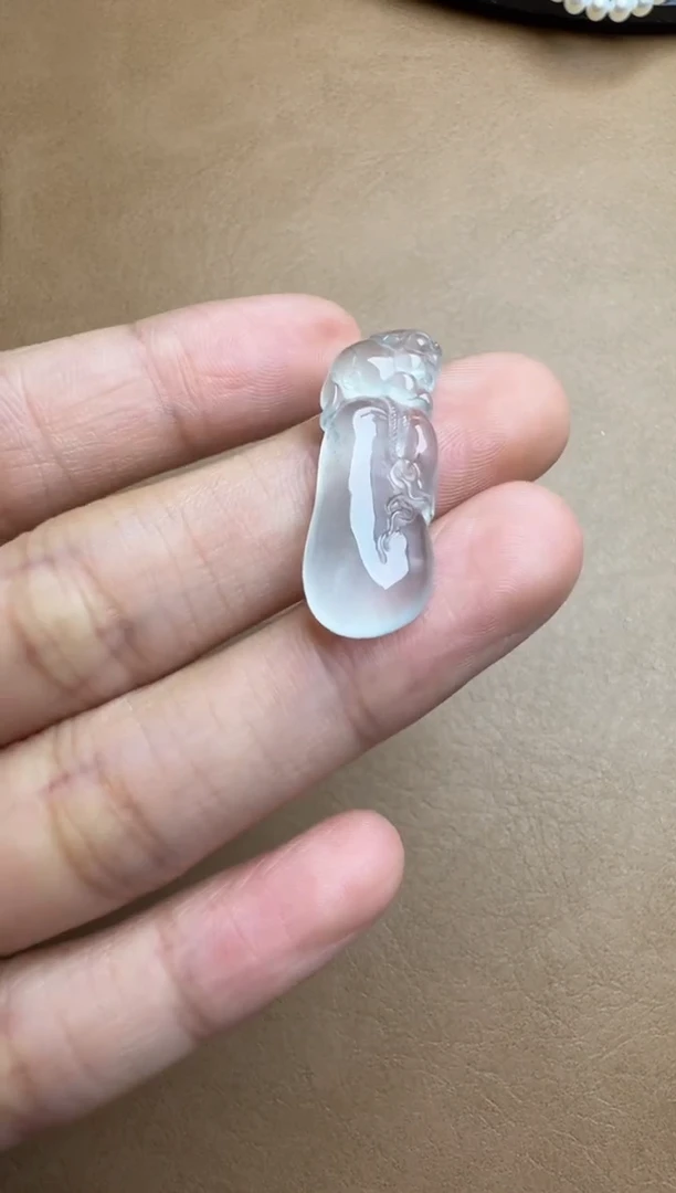 【闪购商品】翡翠颈饰未镶嵌随性瓜，尺寸26.3*10.2*4.9