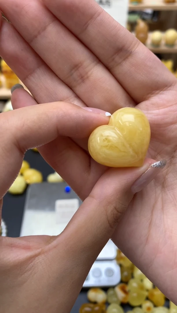 琥珀未镶嵌珠宝奇石101琥珀蜜蜡百分之90个别有微瑕花粉
