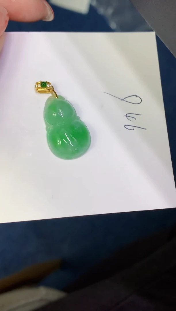 翡翠未镶嵌颈饰缅甸天然翡翠A货