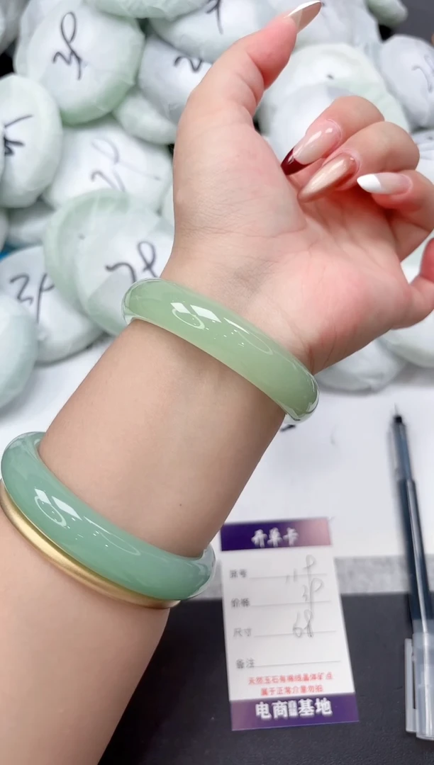 未镶嵌手镯石英质玉119-58