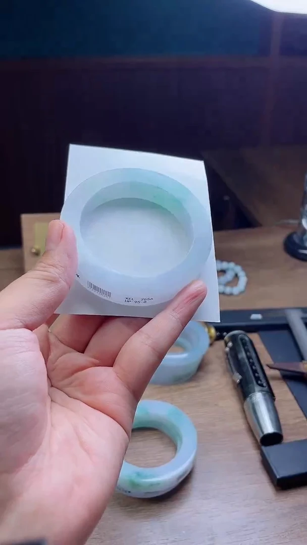 未镶嵌手镯定制翡翠蓝**洋定制