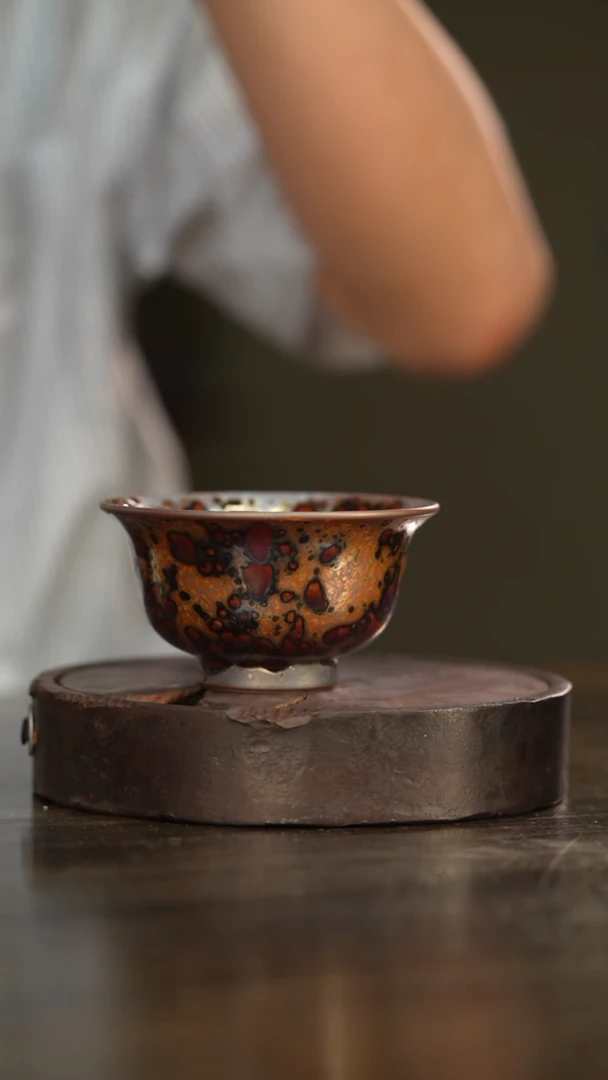 58柴房陶瓷柴烧斑鹿压手