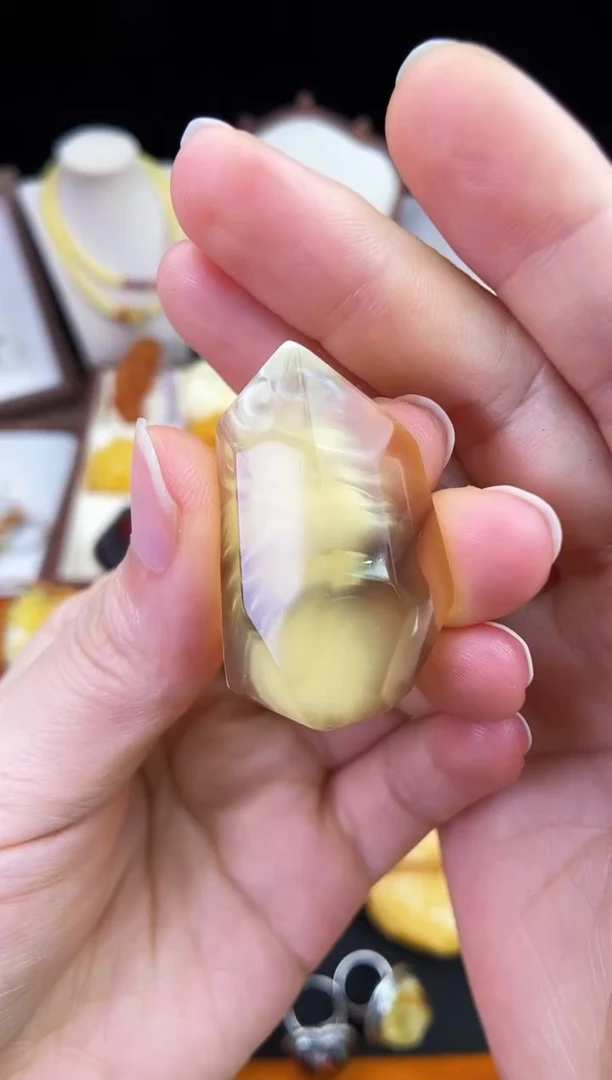 琥珀未镶嵌珠宝奇石柒月