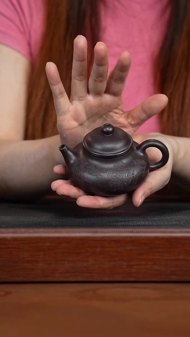 茶壶紫砂大***萌黑墩头刻绘容天