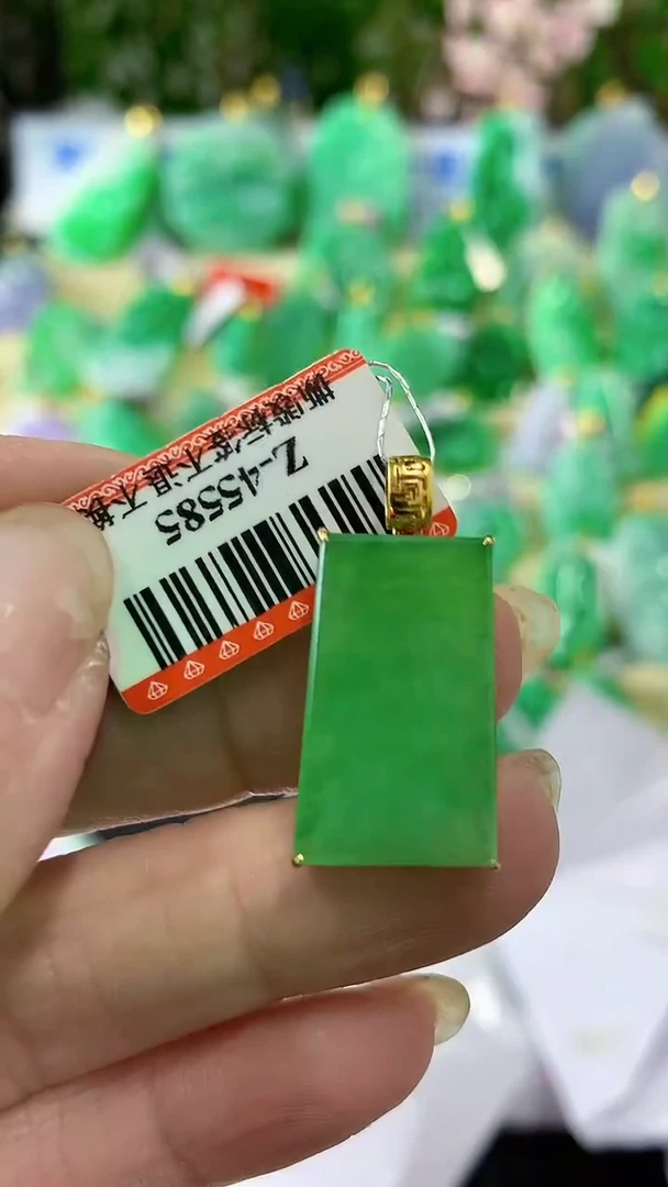 【闪购商品】翡翠颈饰18K金镶嵌挂件