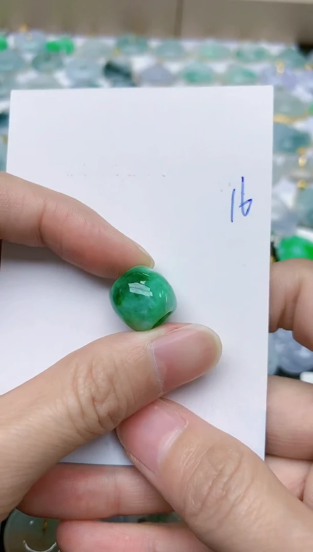【闪购商品】翡翠颈饰未镶嵌16天然翡翠A货