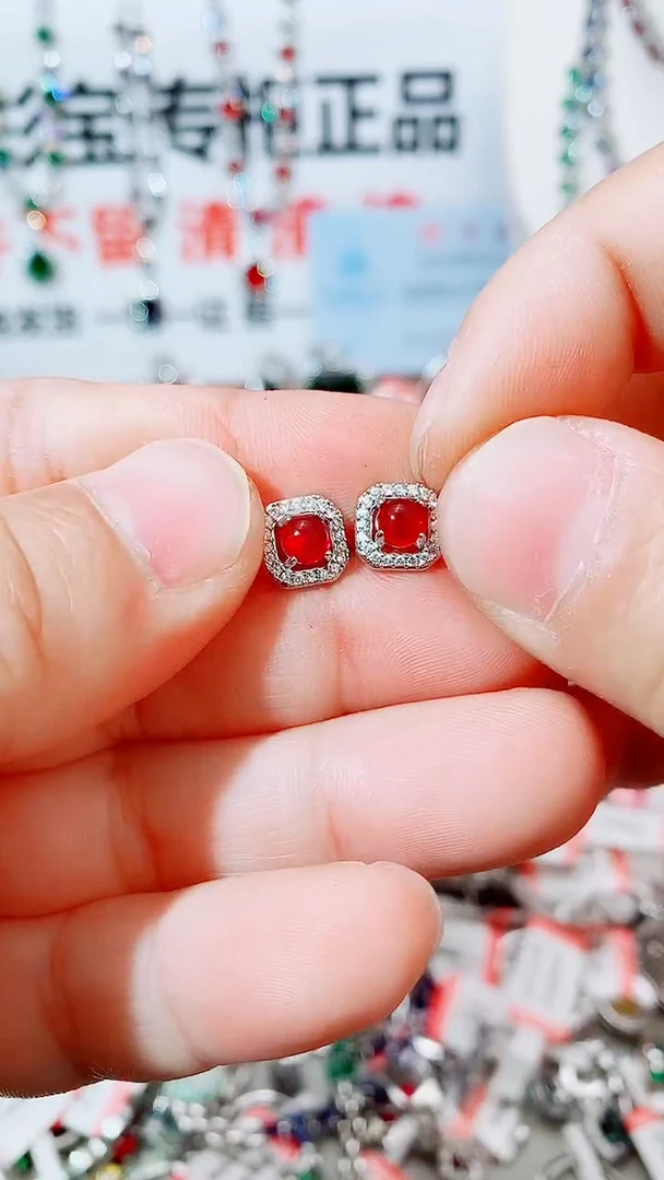 未镶嵌耳饰红宝石