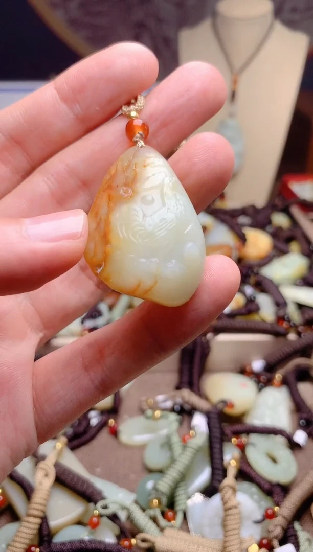 和田玉未镶嵌颈饰1